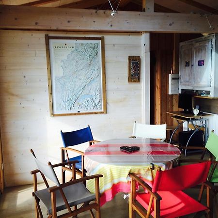 Gite Les Cigognes Orchamps-Vennes Rum bild