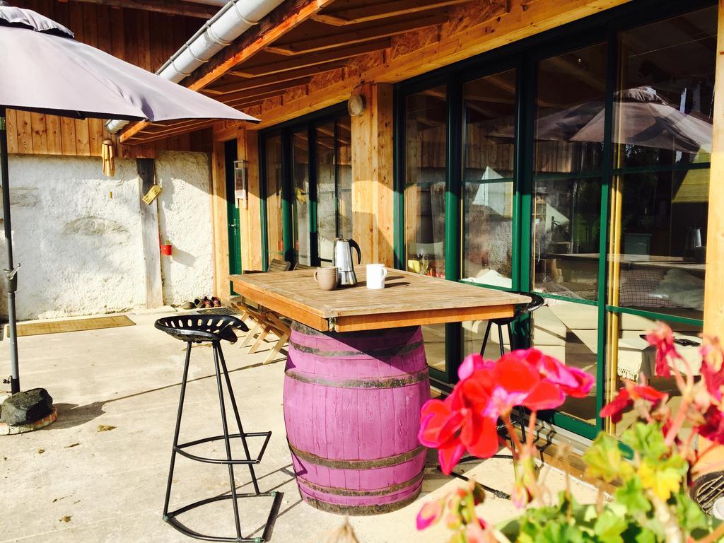 Gite Les Cigognes Orchamps-Vennes Rum bild